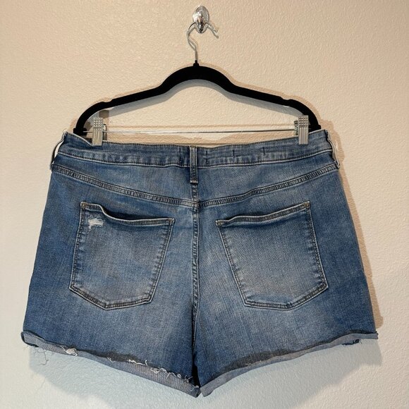 Universal Thread High-Rise Midi Denim Shorts – Medium Wash - Picture 2 of 3